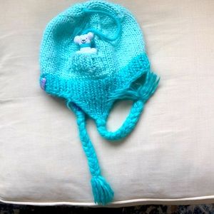 Bula winter hat w bear